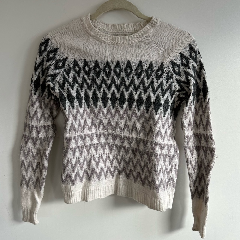 LOFT White and Gray Diamond ZigZag Patterned Sweater